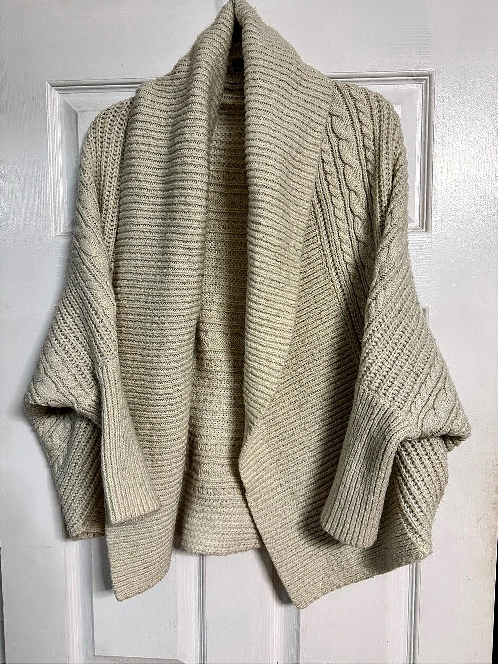 Cable Knit Open Front Shrug in Cream Like New